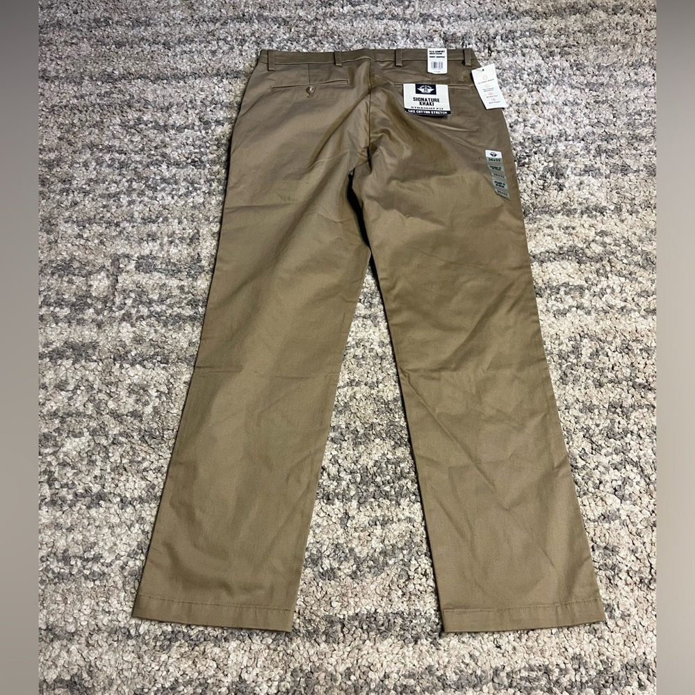 NWT Dockers Signature Khakis, Straight Fit - Picture 5 of 9